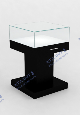 Музейная витрина П.М-1